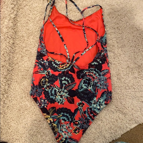 Floral bathing suit - Picture 2 of 2